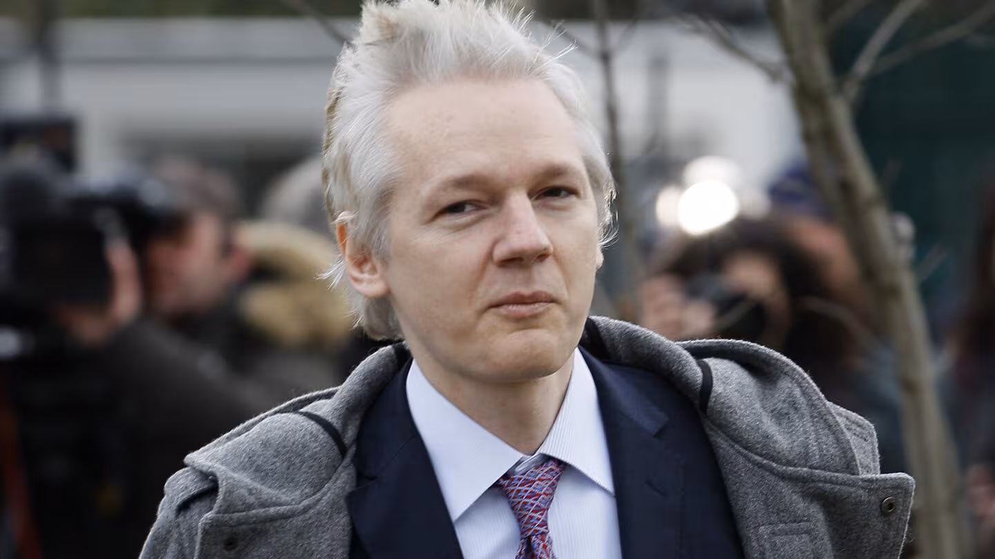Cover image for post: julian-assange-the-architect-of-cypherpunk-geopolitics-13b00bde